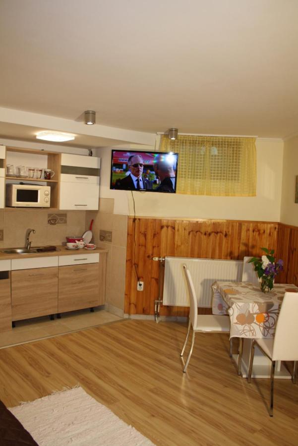 Harmonia Apartmanhaz Hajduszoboszlo Exterior photo
